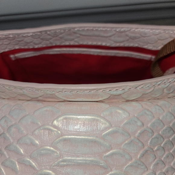 ⭐Last one⭐ Dooney & Bourke saddle flap crossbody - Picture 8 of 9